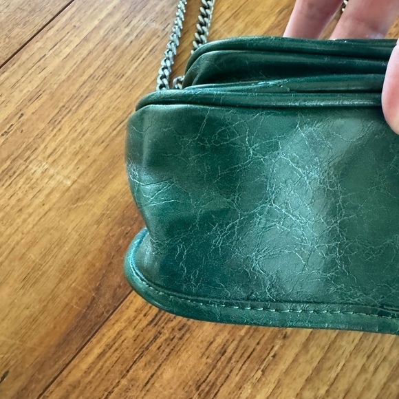 Urban Expressions Green Stitched Pattern with Chain Shoulder Strap - Picture 6 of 12